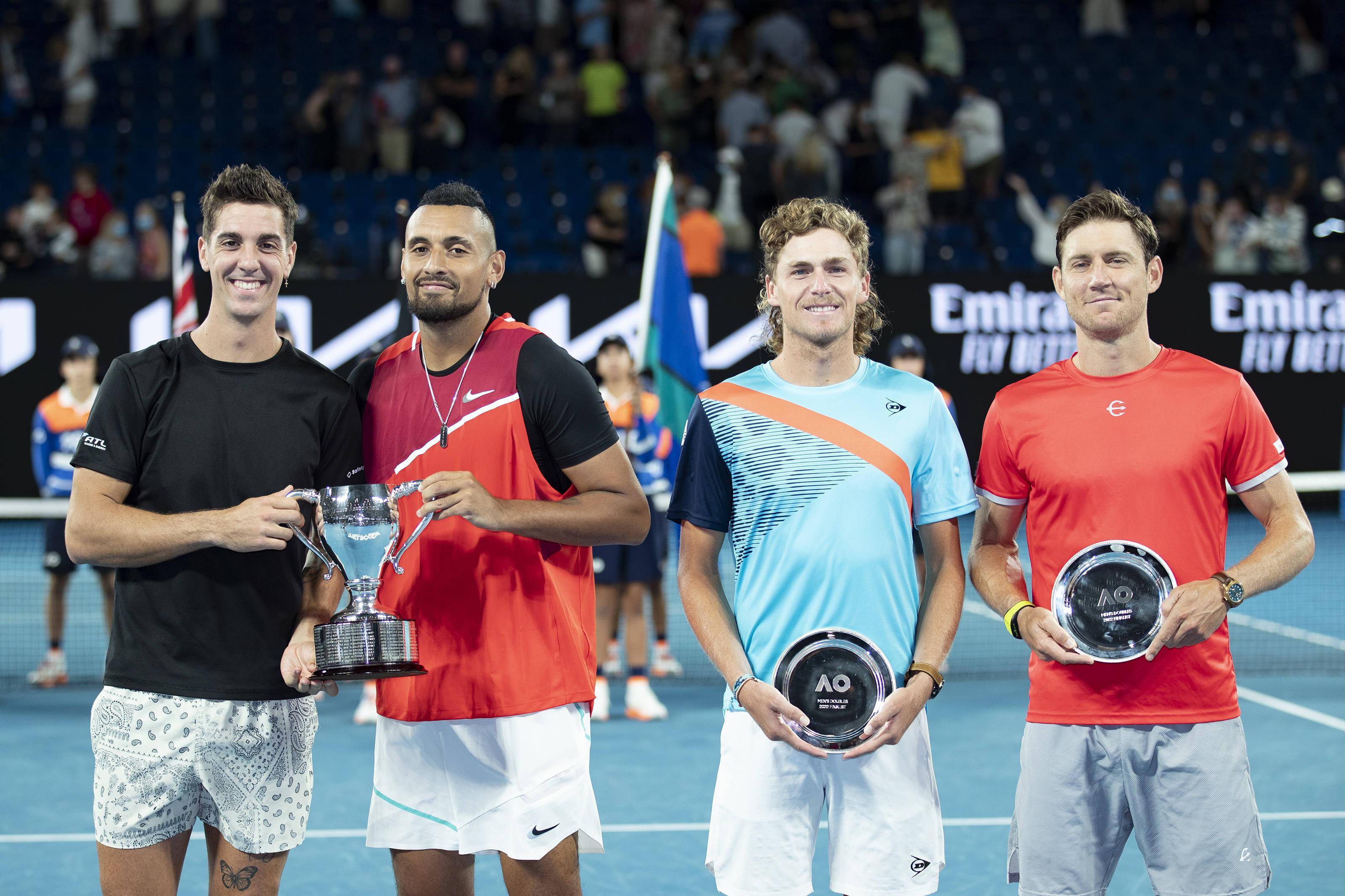 意大利网球队绝杀世界网球队，克耶高斯统治全场