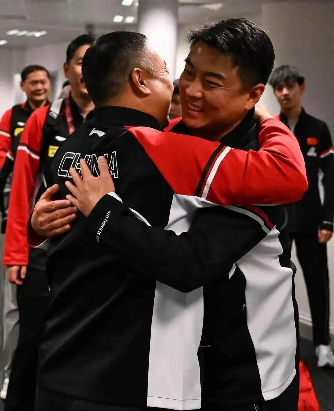 瑞典乒乓球队鏖战韩国乒乓球队，王皓送出助攻