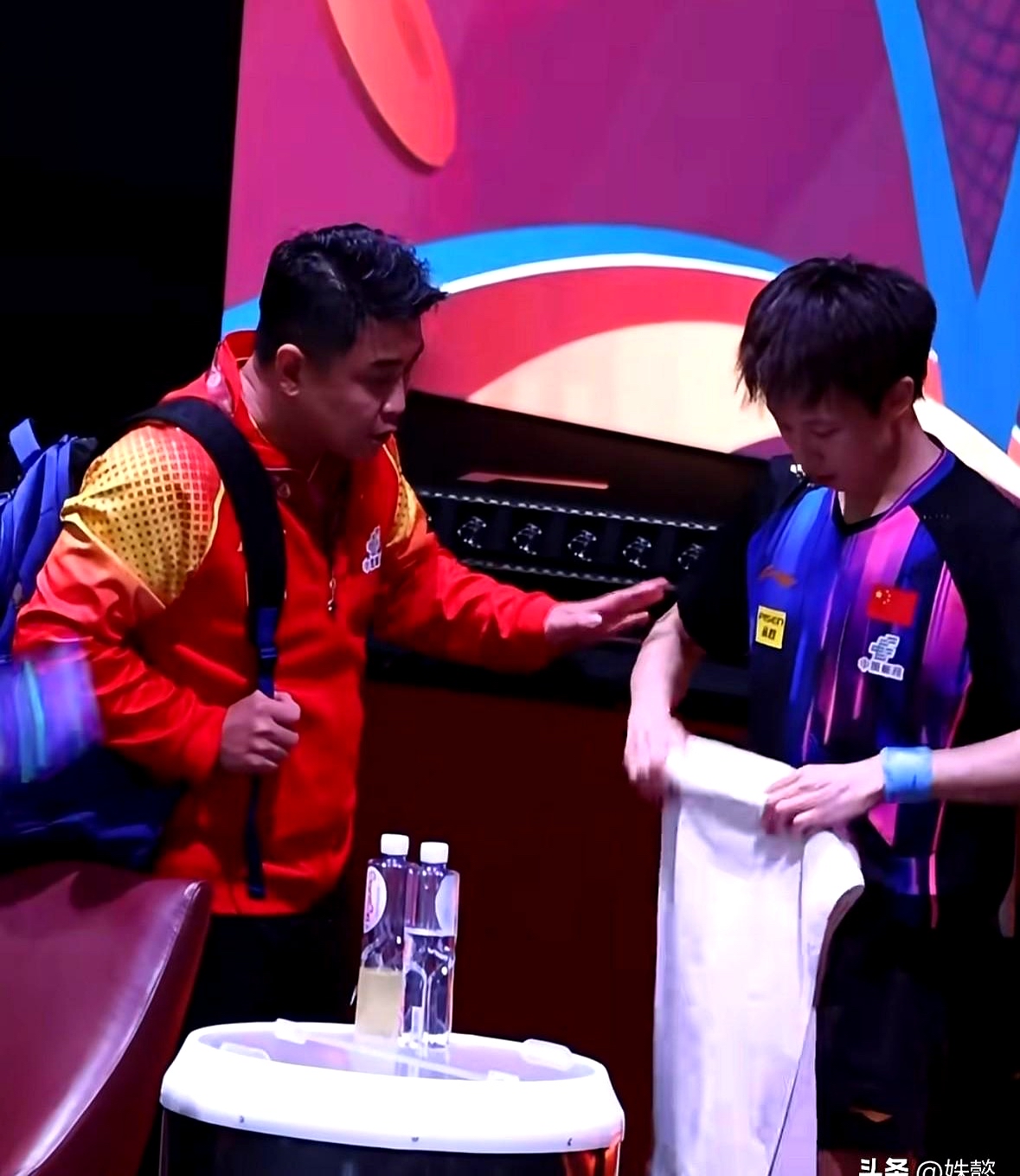 瑞典乒乓球队鏖战韩国乒乓球队，王皓送出助攻