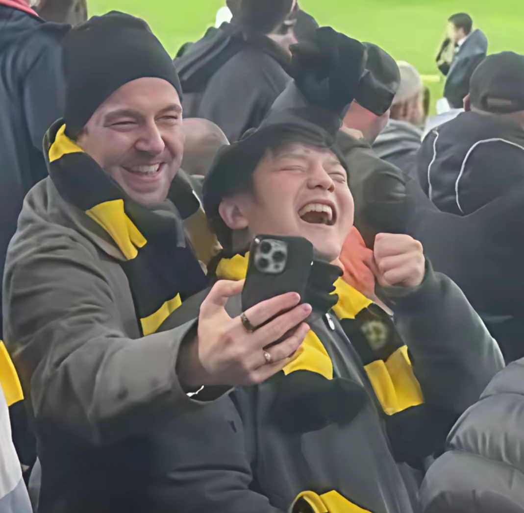 包含德国乒乓球队鏖战瑞典乒乓球队，波尔统治全场的词条