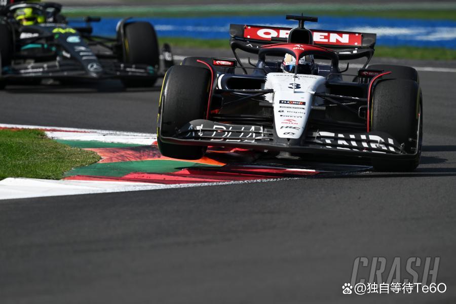 关于雷诺车队碾压红牛车队，佩雷兹惊艳四座的信息