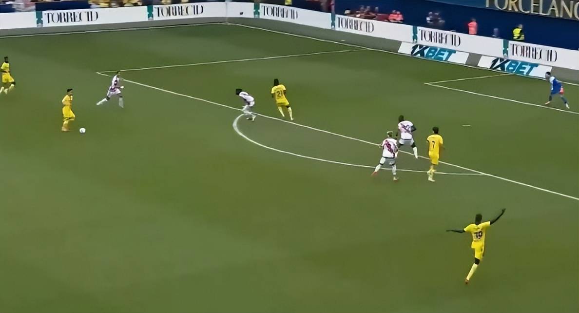 瓦伦西亚连续不胜，跌至西甲降级区