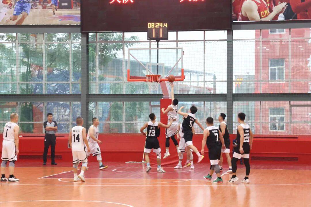 包含精彩绝伦！篮球联赛球队实力同等的词条