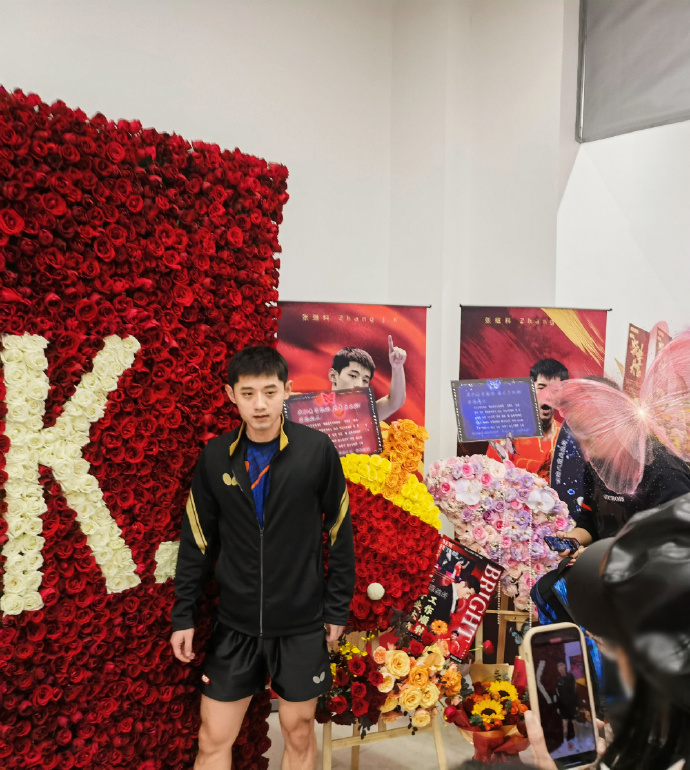 英国乒乓球队鏖战波兰乒乓球队，张继科完成帽子戏法的简单介绍