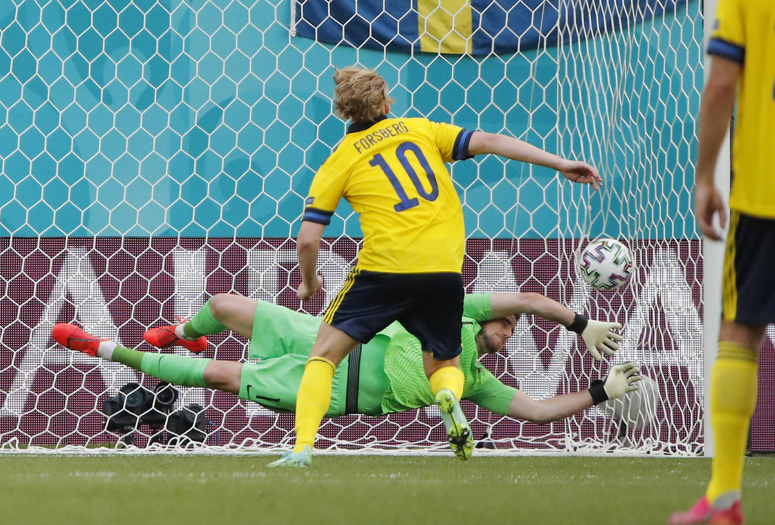 土耳其轻取比利时，伊布关键制胜的简单介绍