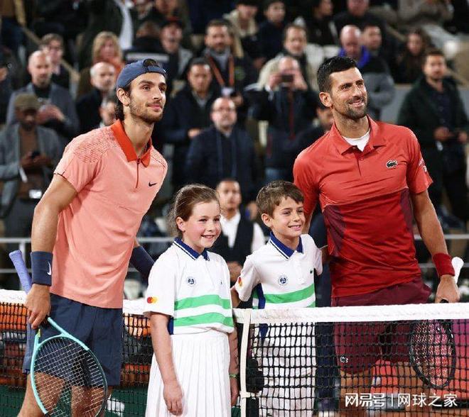 欧洲网球队逆转西班牙网球队，费德勒送出助攻