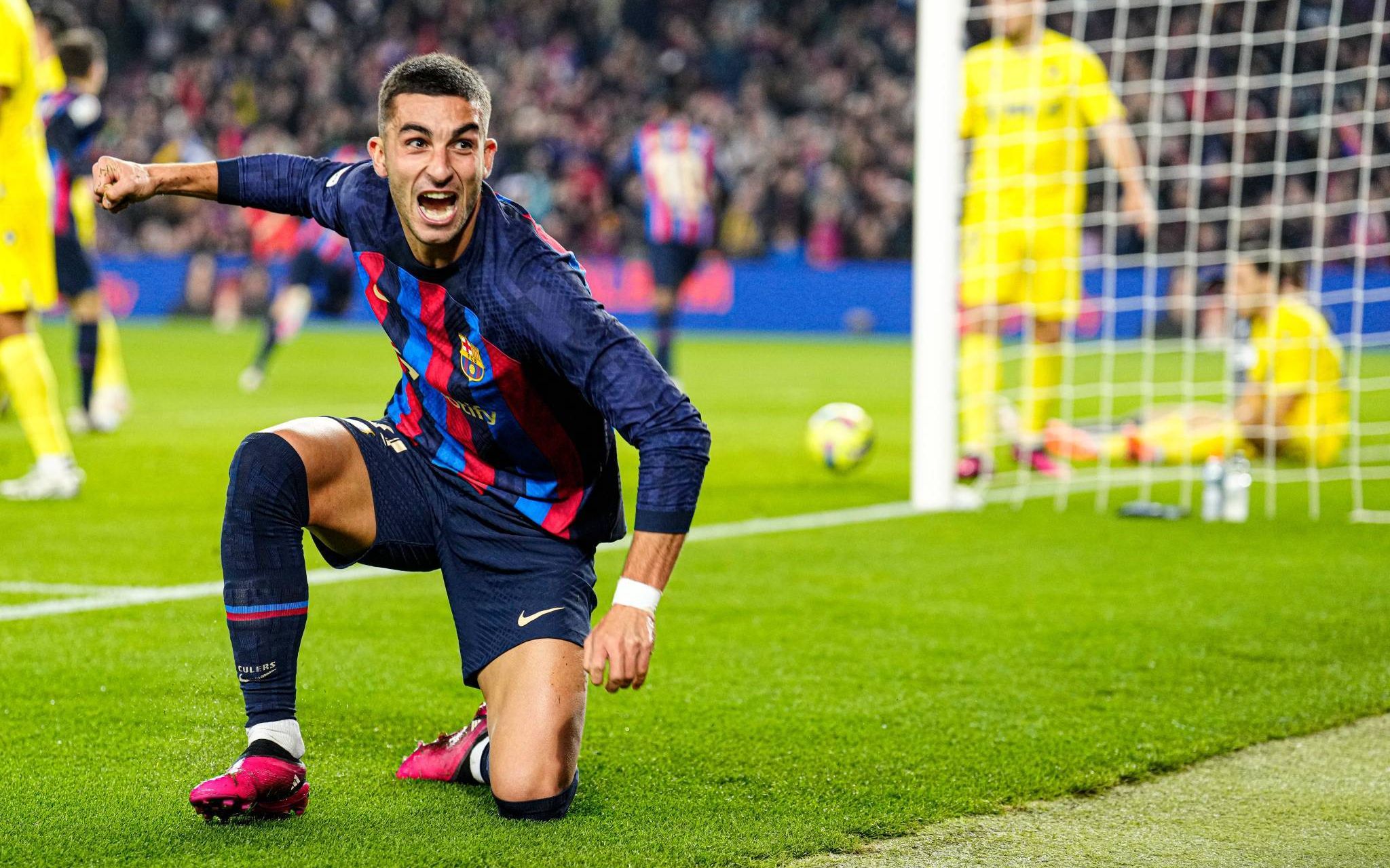 包含意大利逆转荷兰，费兰·托雷斯高光表现的词条