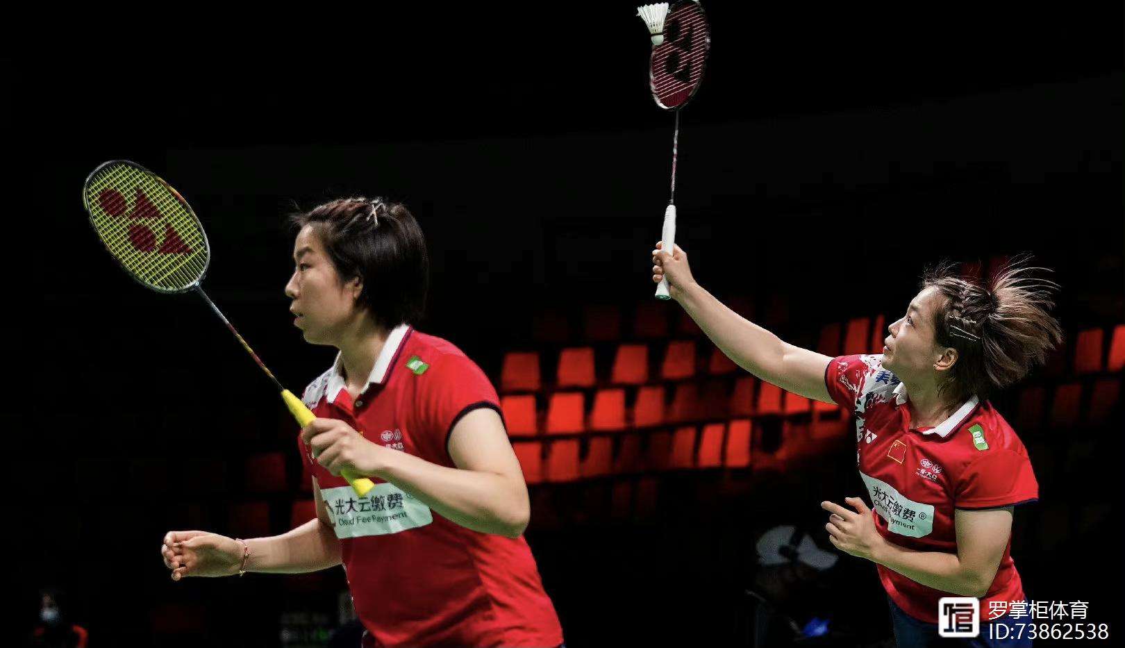 佩佩备战重要比赛，全队士气高昂