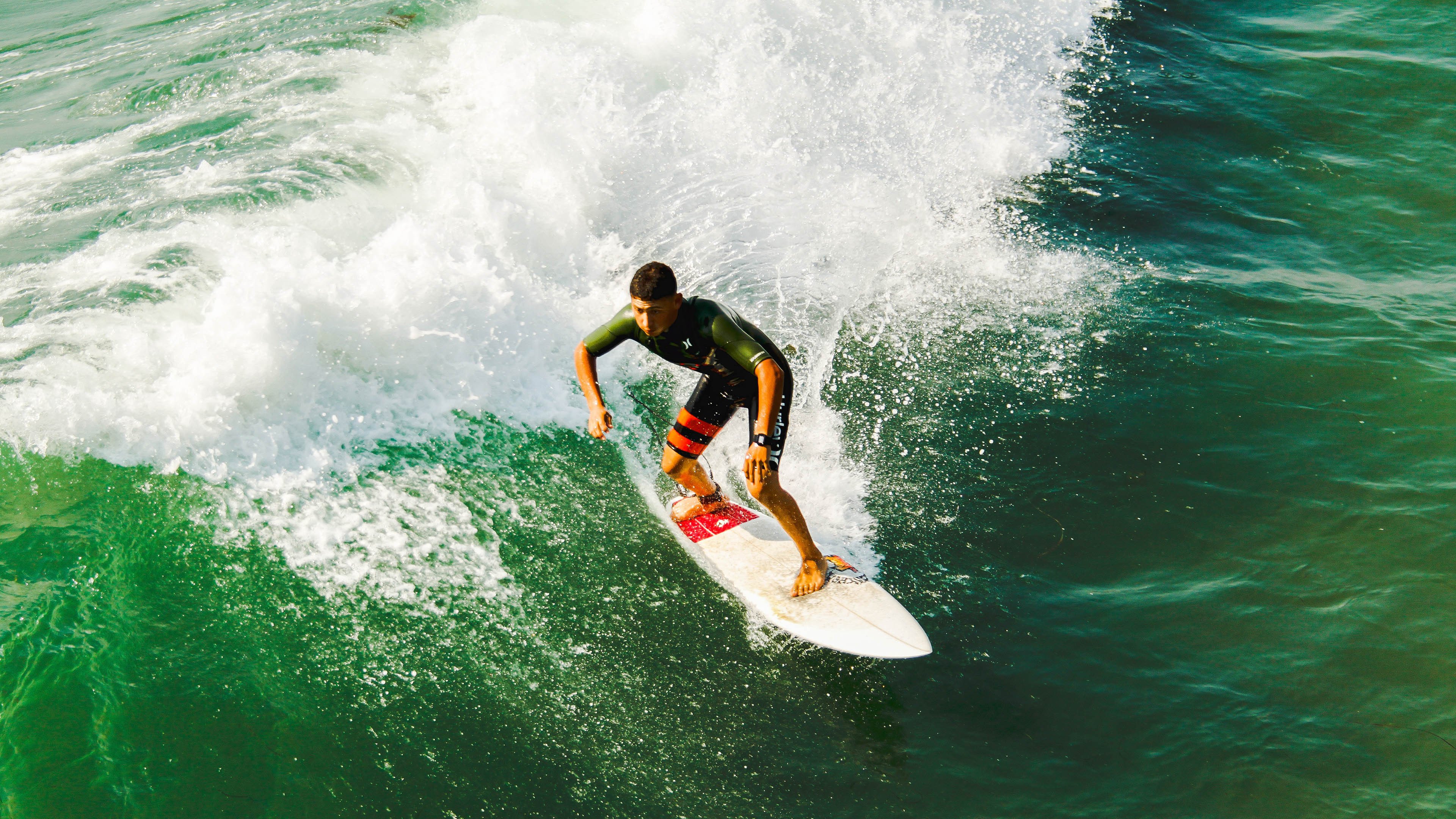 开云体育登录-绿茵奇迹与篮球绝杀，当欧冠焦点战遇见鹈鹕逆转公牛