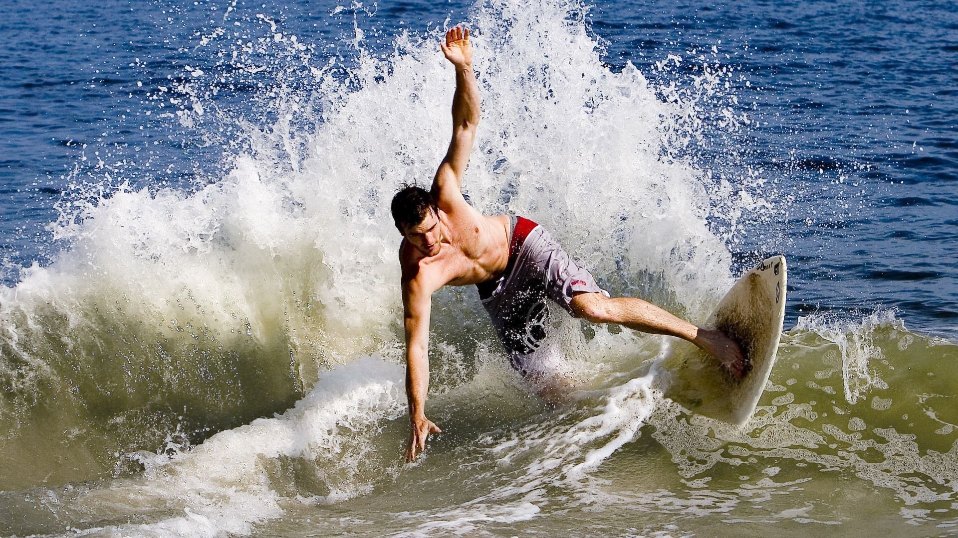 阿尔瓦雷斯统治全场,德国加时鏖战险胜芬兰